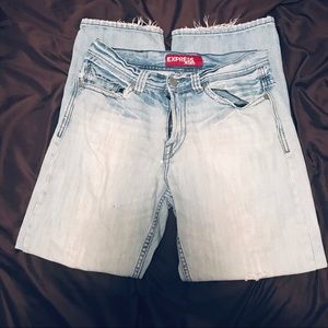 Distressed Light Wash Men’s Express Jeans